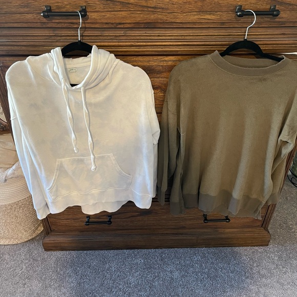 Cozy Aeire pullover Bundle - Picture 7 of 7